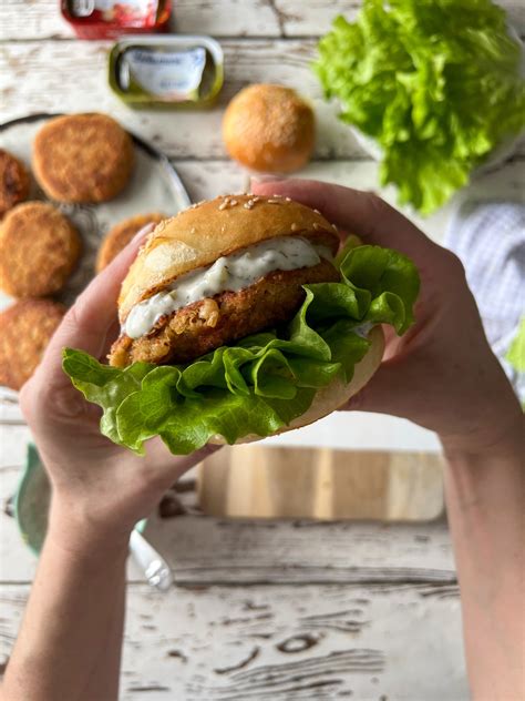 čajotini polpeti v burgerju